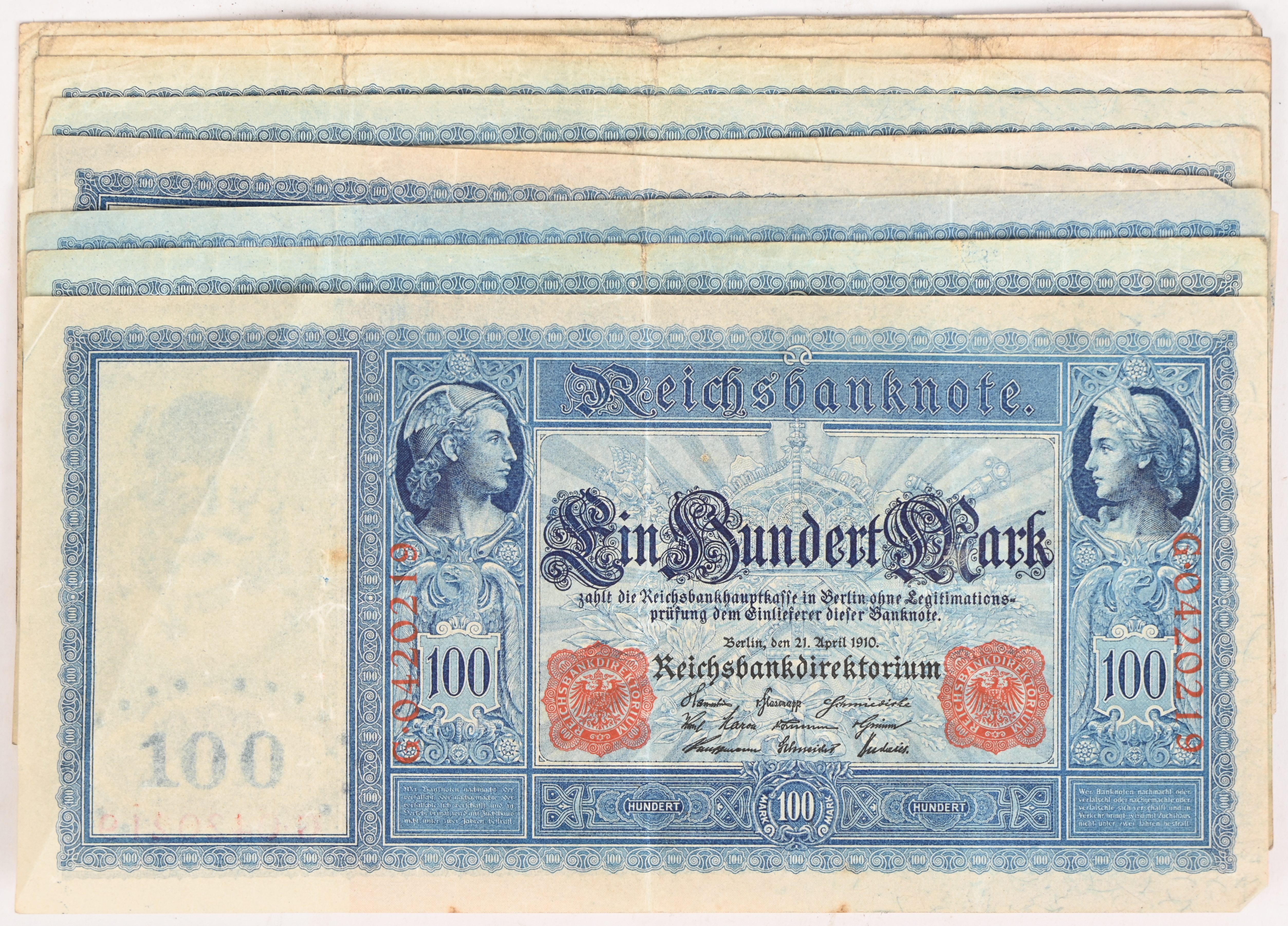 Een lot van 10 bankbiljetten, Deutsche Reichsbanknote, Ein Hundert Mark, vroeg 20ste eeuws Een lot van 10 bankbiljetten, Deutsche Reichsbanknote, Ein Hundert Mark, vroeg 20ste eeuws.