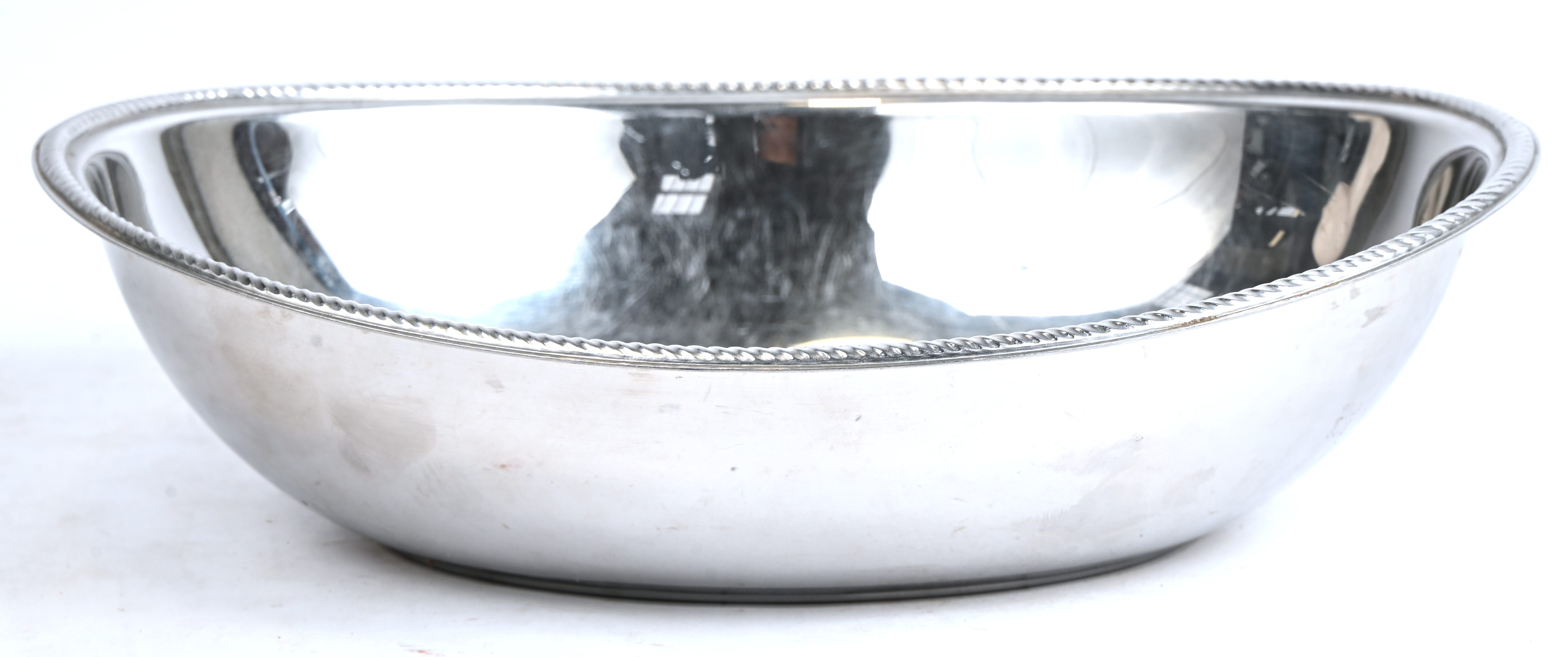 Een broodmandje, gemerkt Alessi Een broodmandje, gemerkt Alessi.
