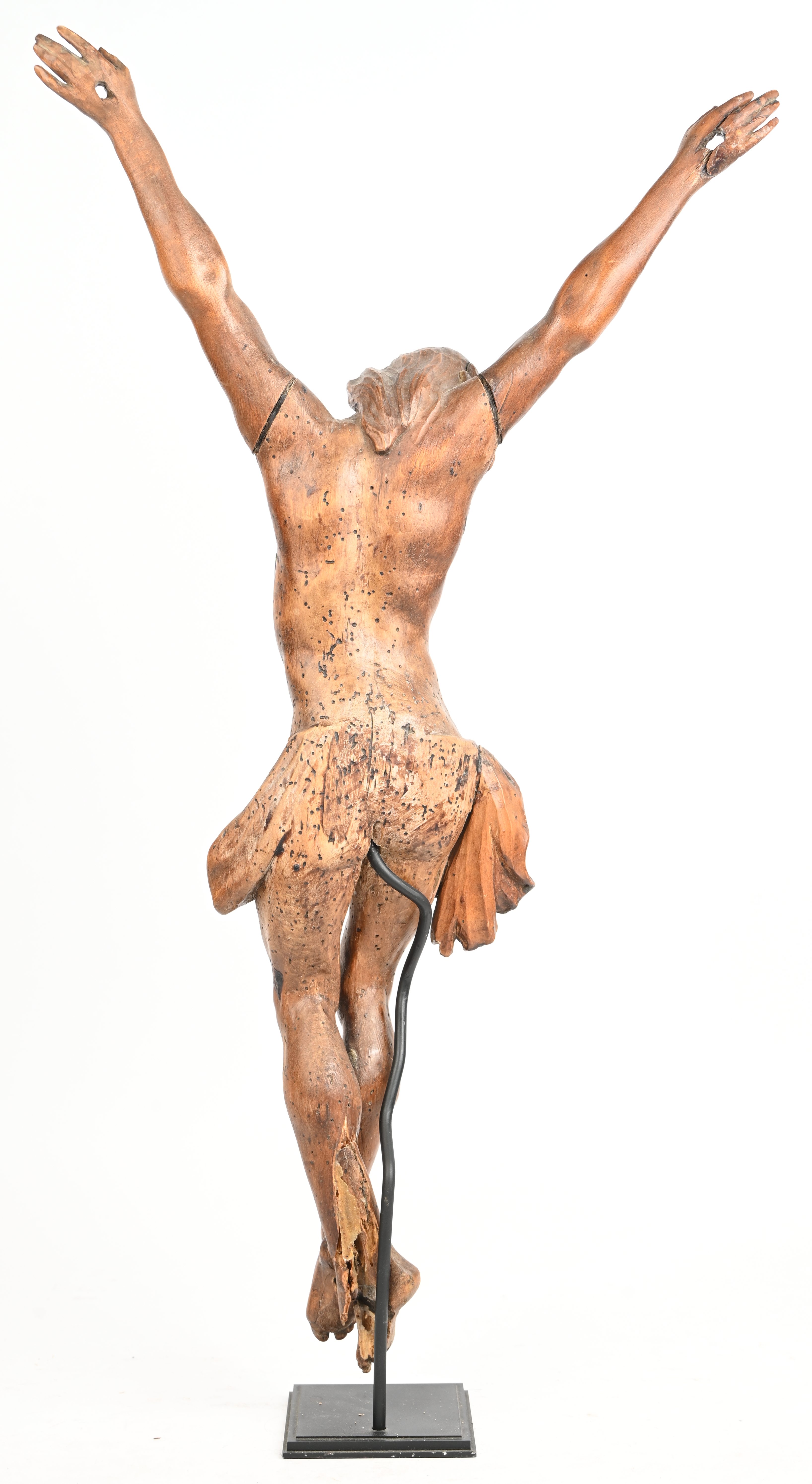 Een houten corpus op metalen staander, tijdperk Barok, restauratie aan hand en voet Een houten corpus op metalen staander, tijdperk Barok, restauratie aan hand en voet.