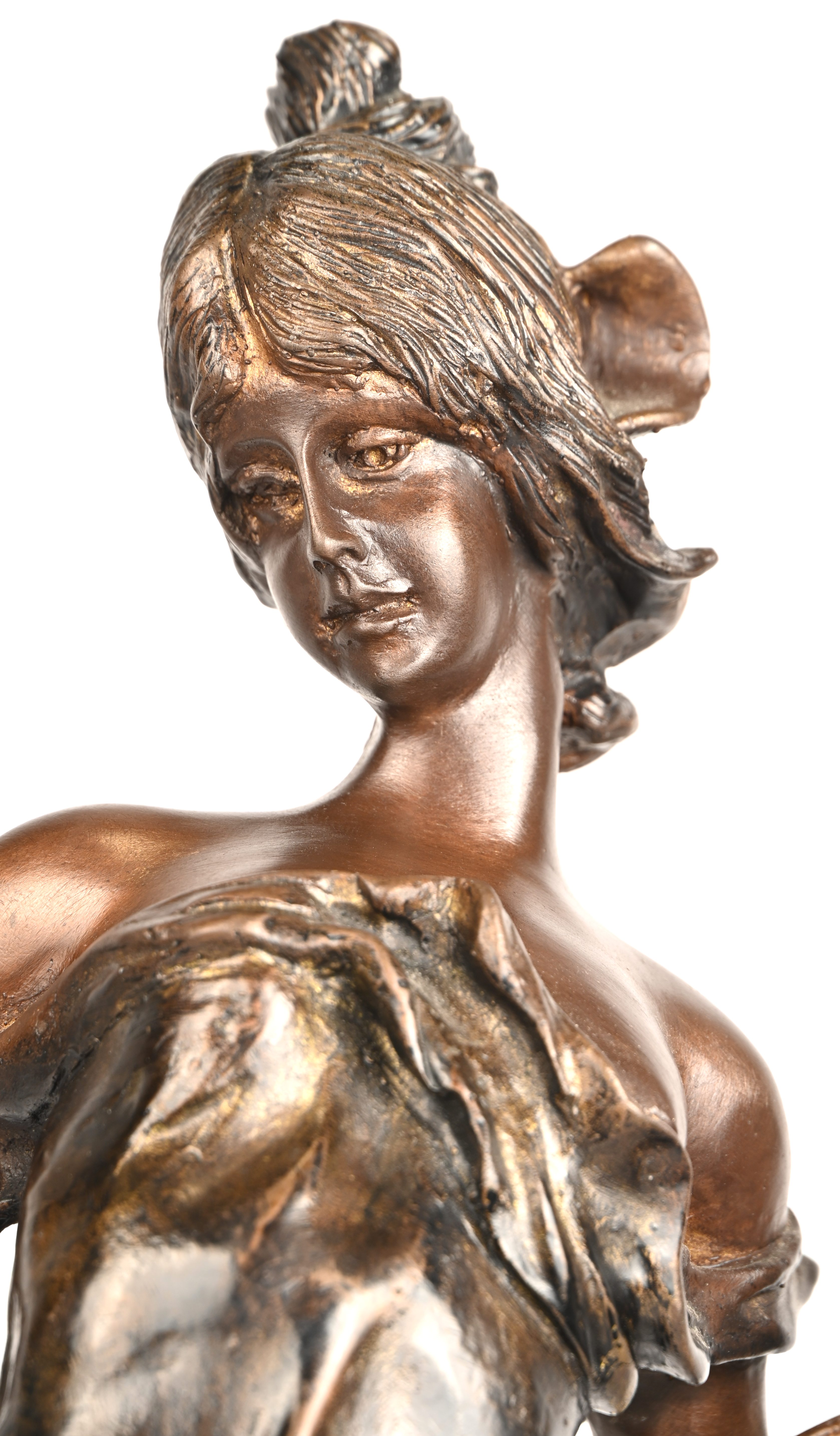 “Galatea”, een bronzen beeld op marmeren voetje, draagt handtekening E “Galatea”, een bronzen beeld op marmeren voetje, draagt handtekening E. Rossi