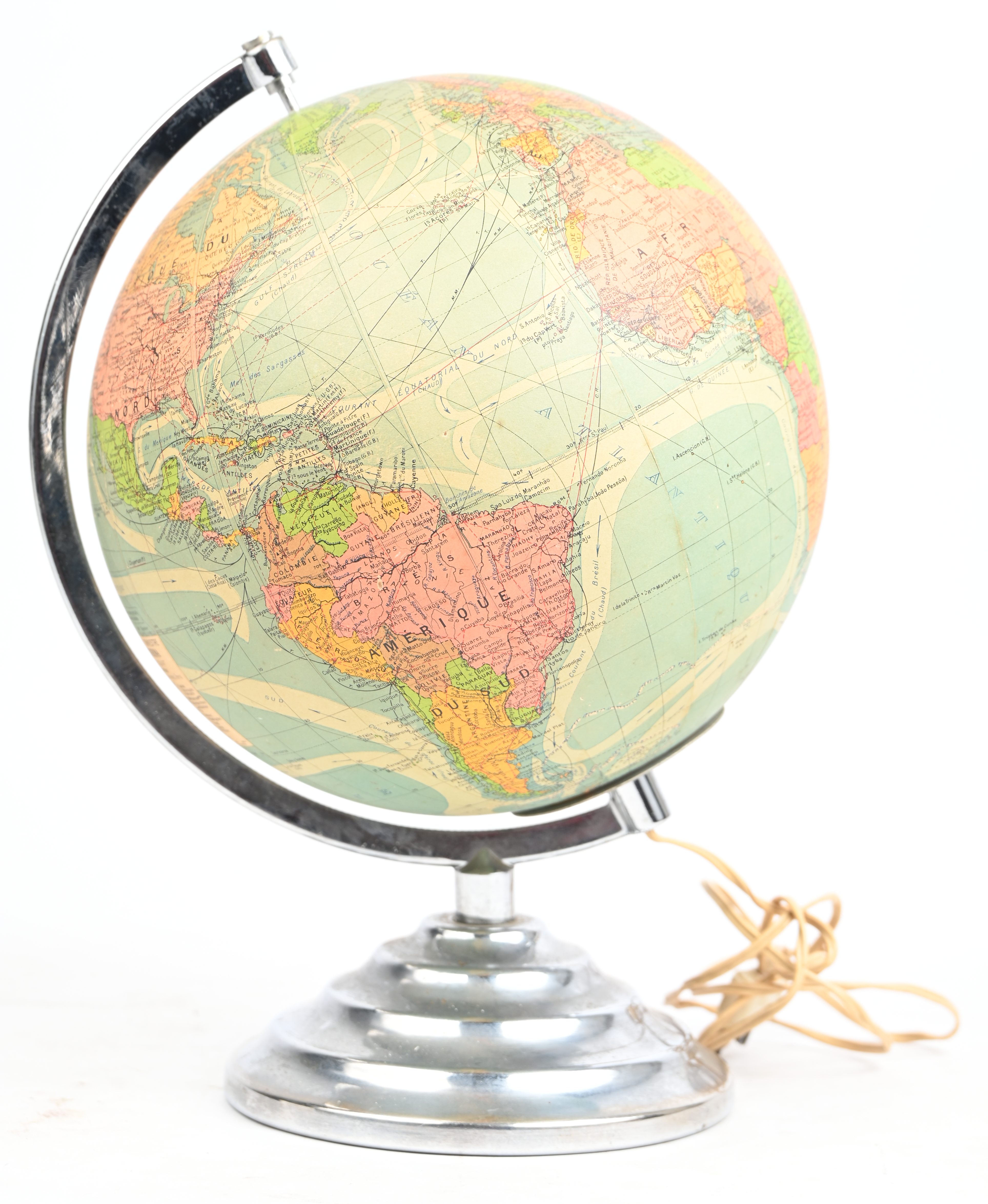 “Globe terrestre Perrina”, een vintage glazen wereldbol op verchroomd metalen staander, jaren 30, Frankrijk “Globe terrestre Perrina”, een vintage glazen wereldbol op verchroomd metalen staander, jaren 30, Frankrijk.