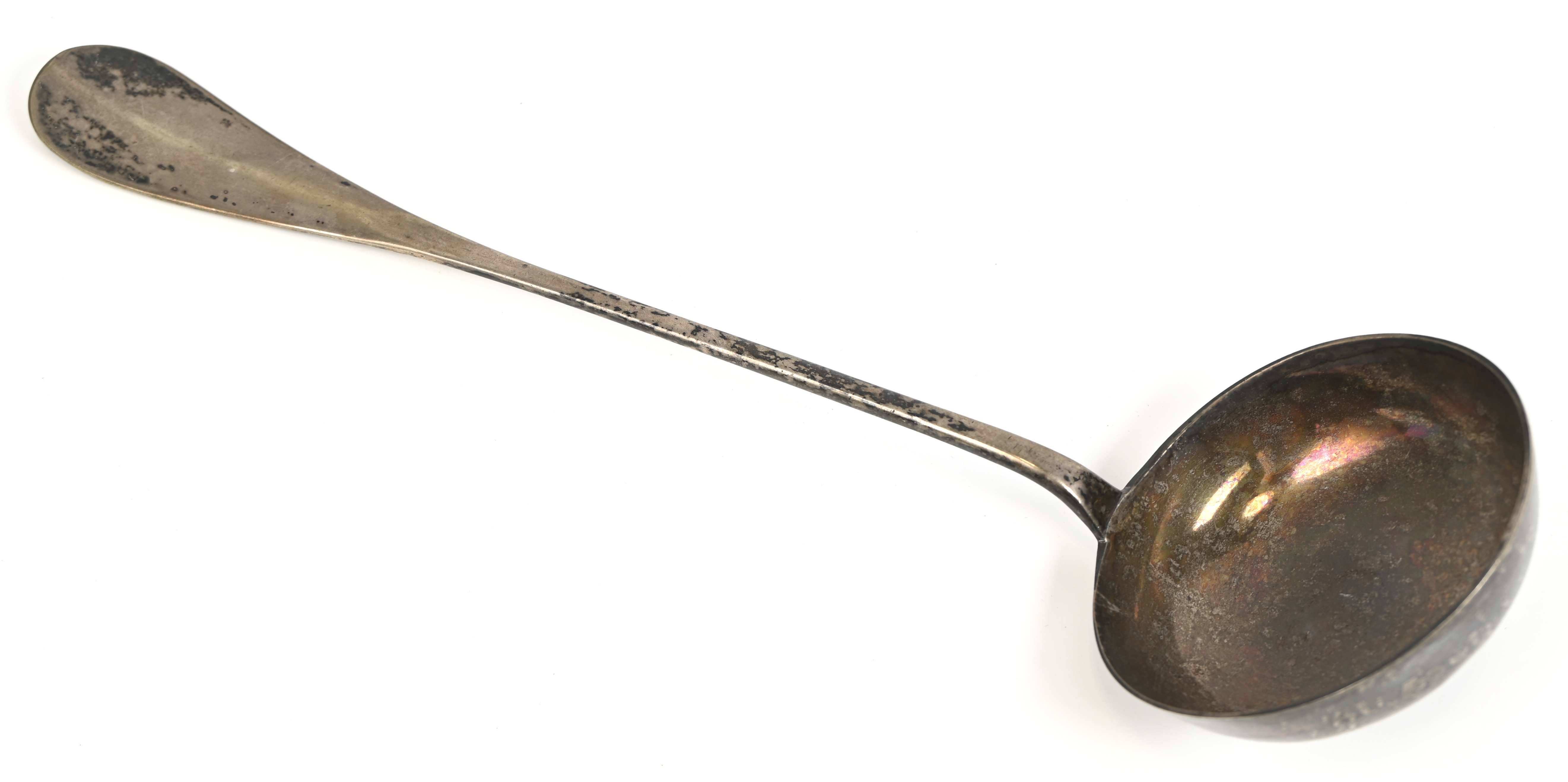 Een pollepel van Delheid zilver, gemerkt A800. Met een brutogewicht van 225 gram Een pollepel van Delheid zilver, gemerkt A800. Met een brutogewicht van 225 gram.
