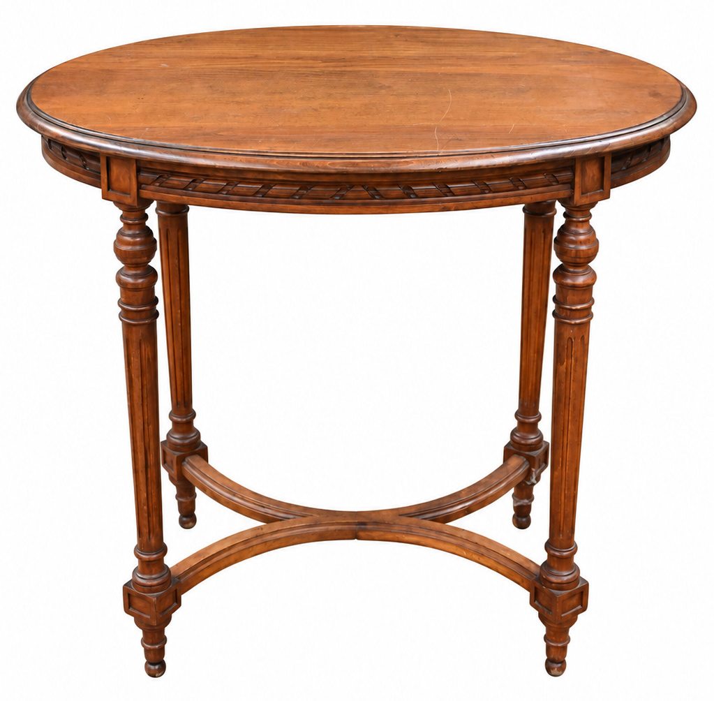 Een massief eikenhouten bijzettafeltje in Louis XVI-stijl Een massief eikenhouten bijzettafeltje in Louis XVI-stijl.