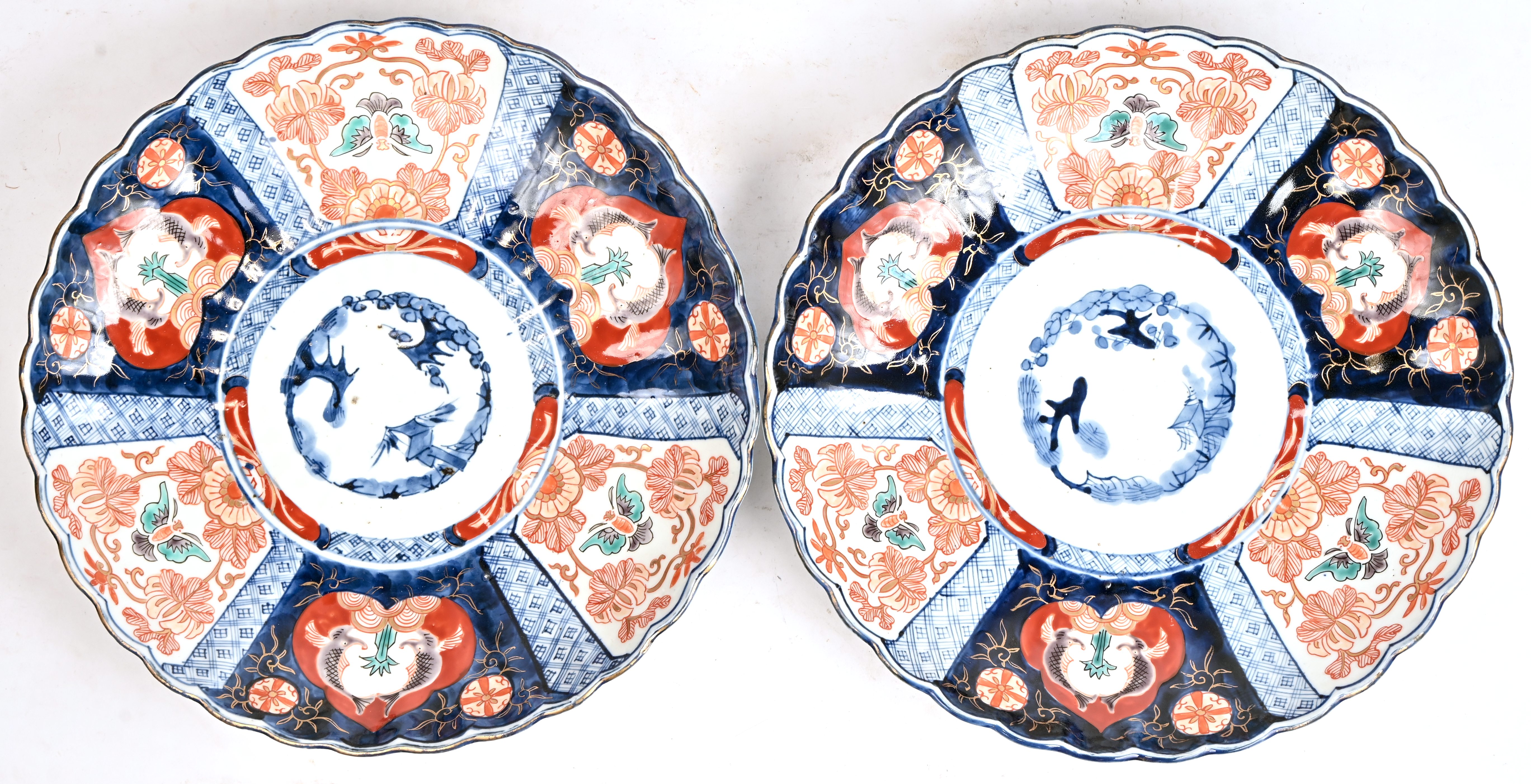 Een set van 2 Japanse porseleinen Imari borden Een set van 2 Japanse porseleinen Imari borden.