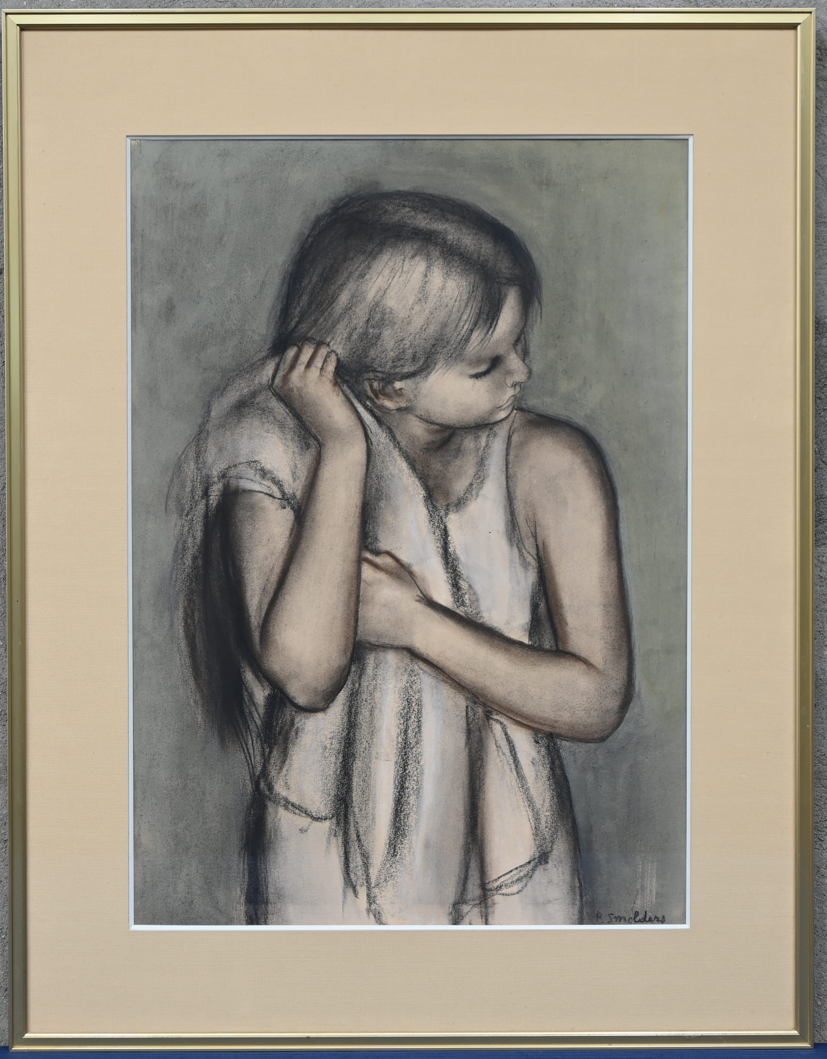 “Jong meisje”, gemengde techniek op papier, gesigneerd P. Smolders “Jong meisje”, gemengde techniek op papier, gesigneerd P. Smolders.